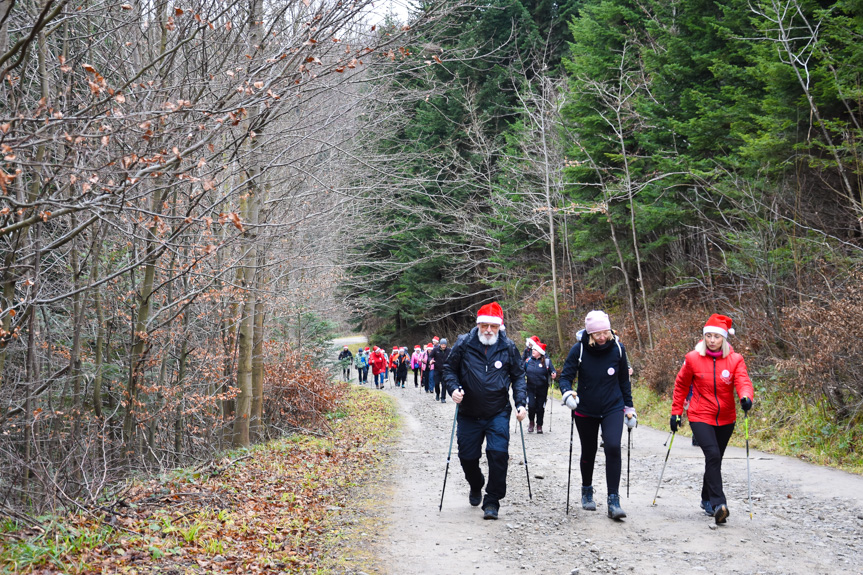 Mikołajkowy Rajd Nordic Walking w Lubatowej