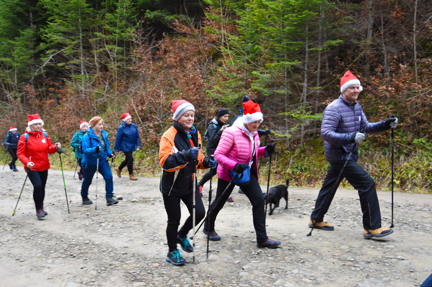 Mikołajkowy Rajd Nordic Walking w Lubatowej