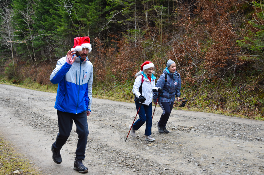 Mikołajkowy Rajd Nordic Walking w Lubatowej