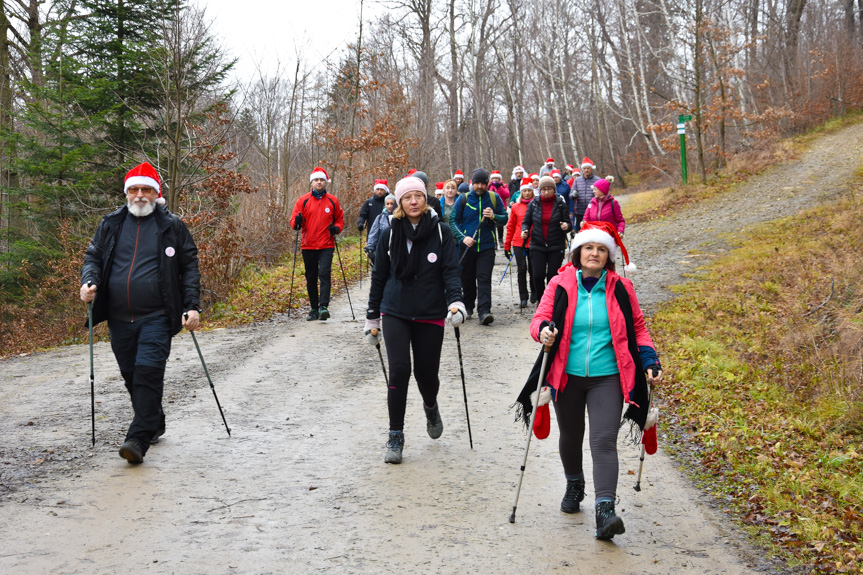 Mikołajkowy Rajd Nordic Walking w Lubatowej