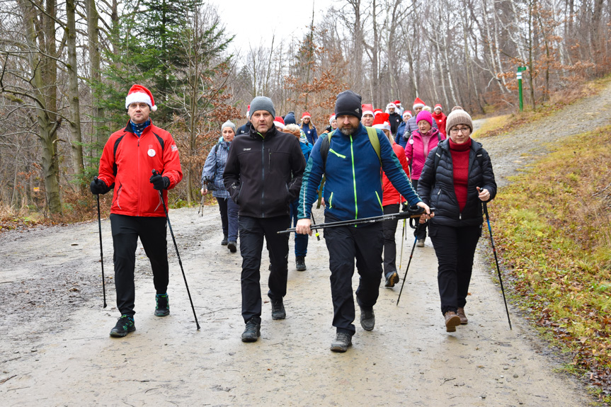 Mikołajkowy Rajd Nordic Walking w Lubatowej