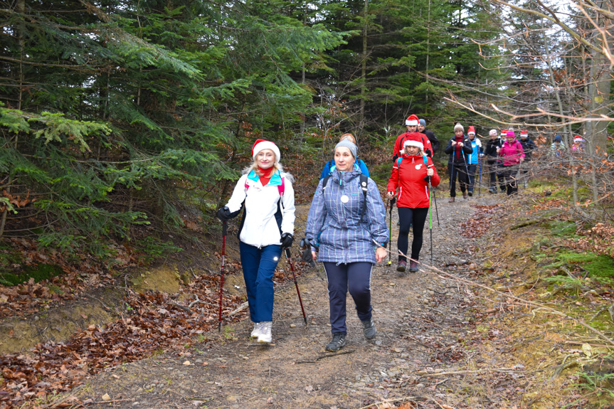 Mikołajkowy Rajd Nordic Walking w Lubatowej