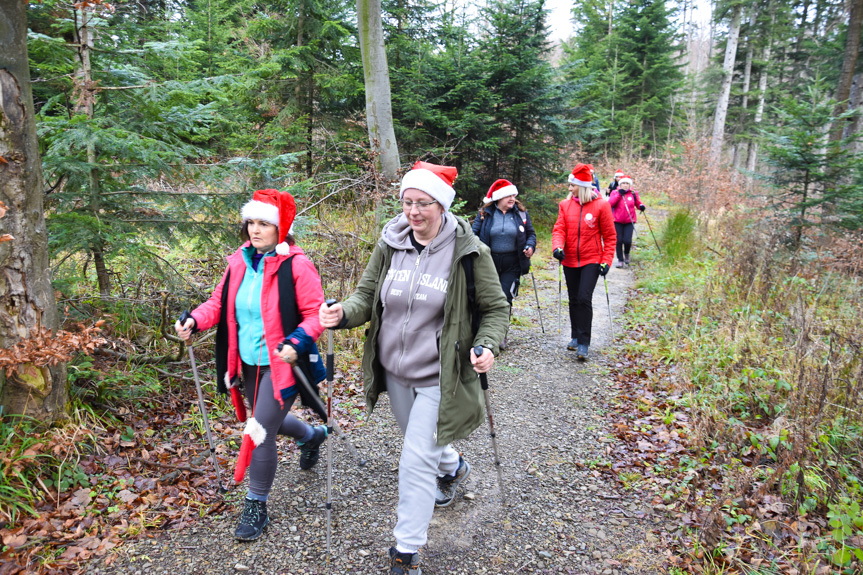 Mikołajkowy Rajd Nordic Walking w Lubatowej