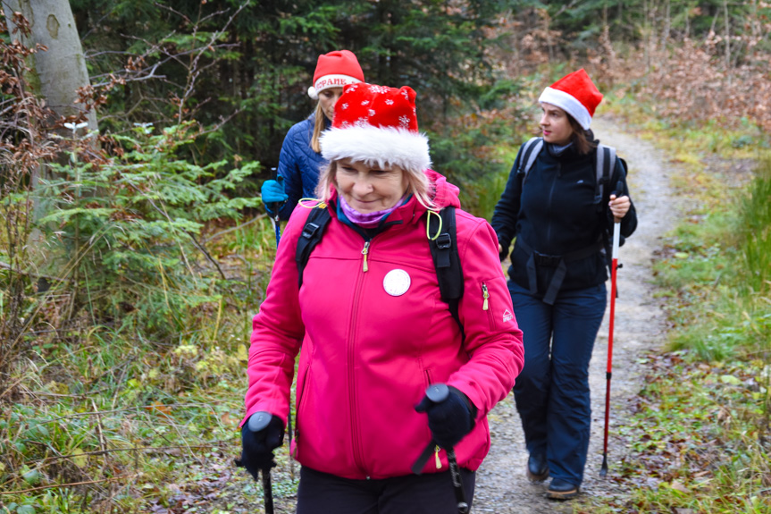 Mikołajkowy Rajd Nordic Walking w Lubatowej