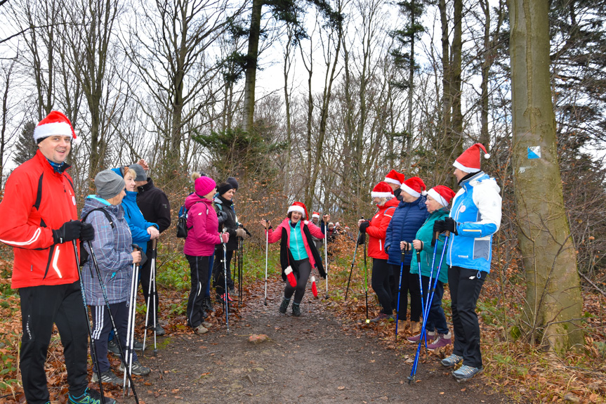 Mikołajkowy Rajd Nordic Walking w Lubatowej