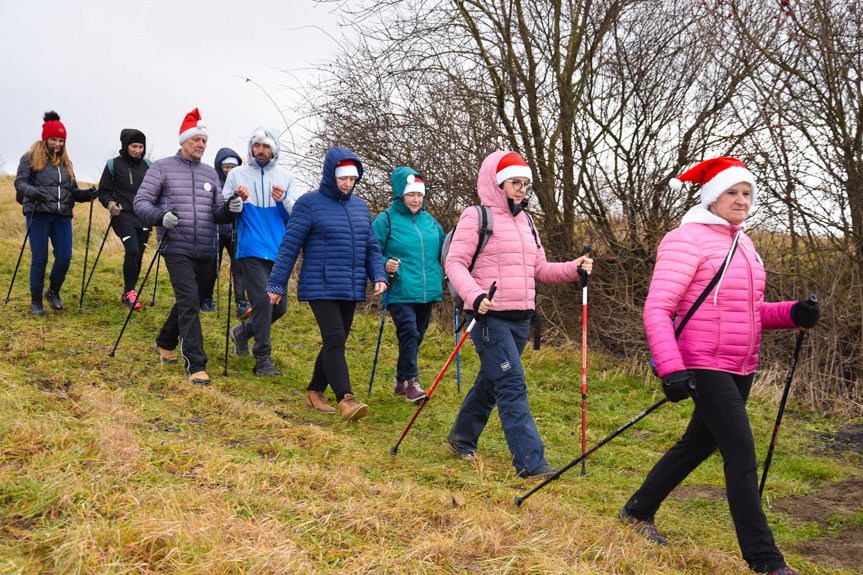 Mikołajkowy Rajd Nordic Walking w Lubatowej