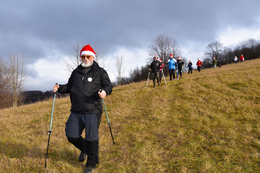 Mikołajkowy Rajd Nordic Walking w Lubatowej