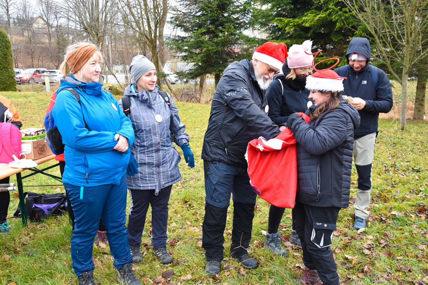 Mikołajkowy Rajd Nordic Walking w Lubatowej