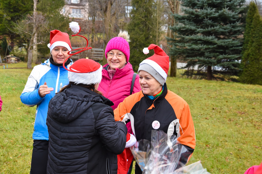 Mikołajkowy Rajd Nordic Walking w Lubatowej