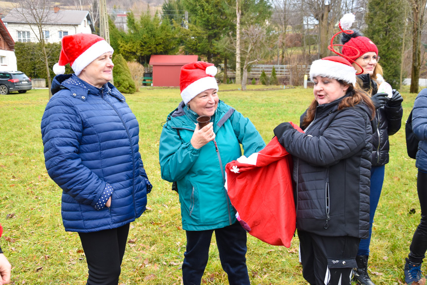 Mikołajkowy Rajd Nordic Walking w Lubatowej