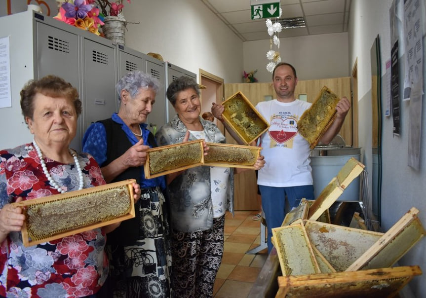 Miodobranie w Łączkach Jagiellońskich