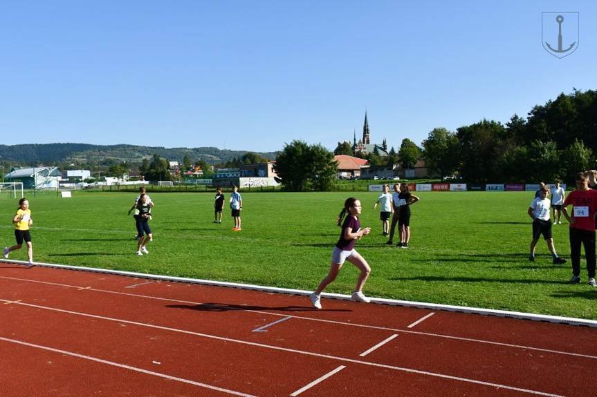 Mityng lekkoatletyczny szkół podstawowych w Korczynie