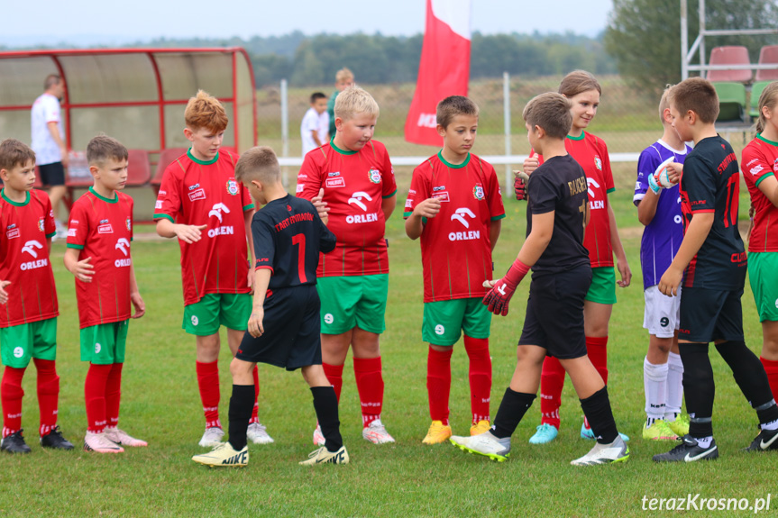 Mlodziki. Partyzant MAL-BUD 1 Targowiska - Start Rymanów 0:8