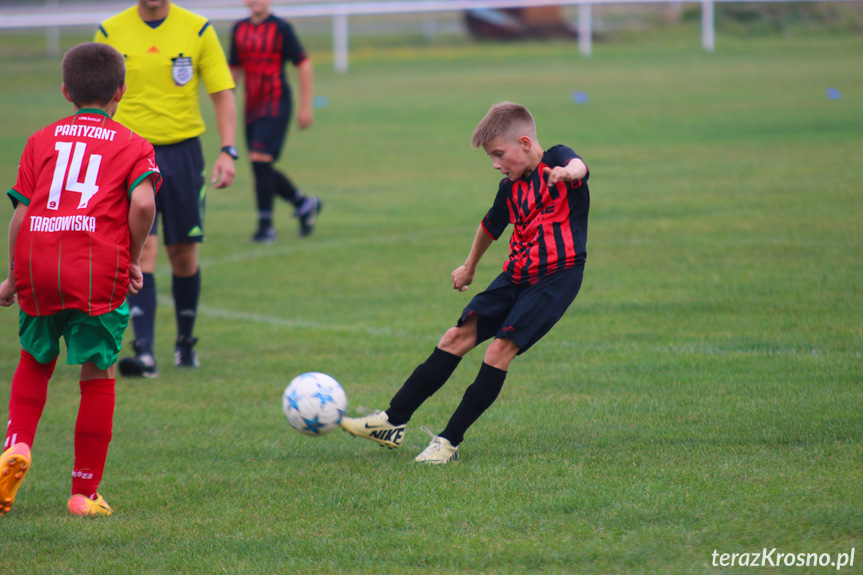 Mlodziki. Partyzant MAL-BUD 1 Targowiska - Start Rymanów 0:8