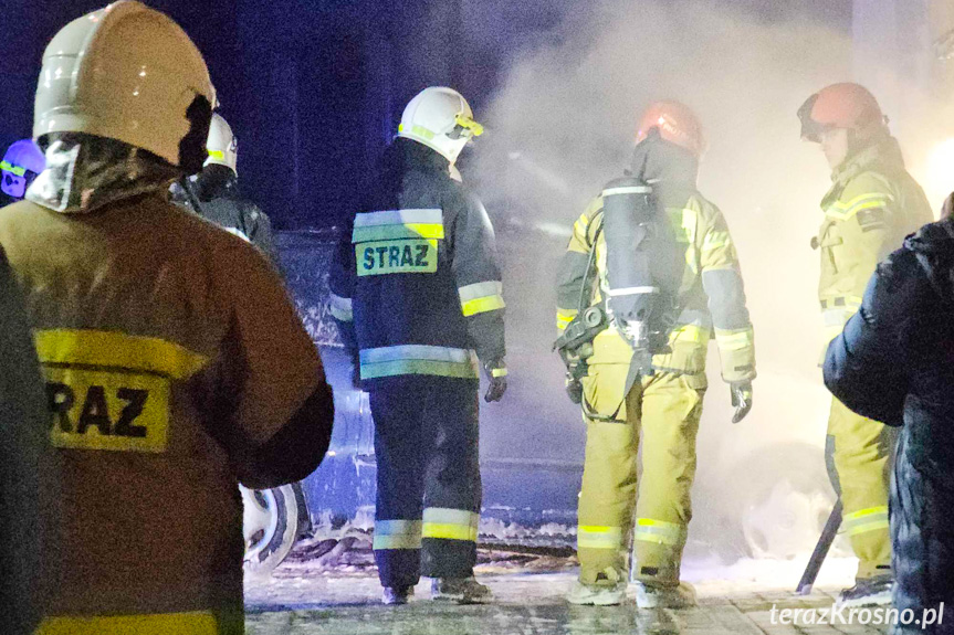 Moderówka. Pożar samochodu w garażu