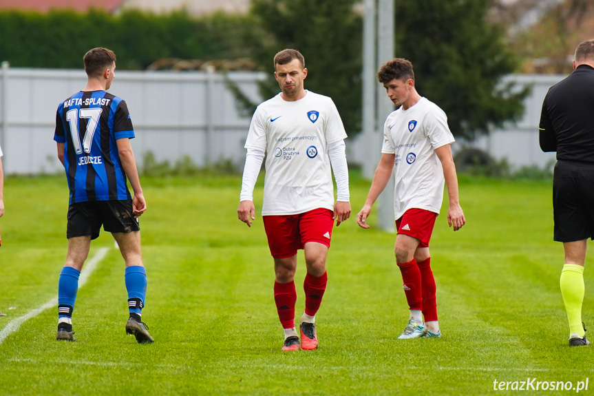 Nafta Splast Jedlicze - Tempo Nienaszów 0:3