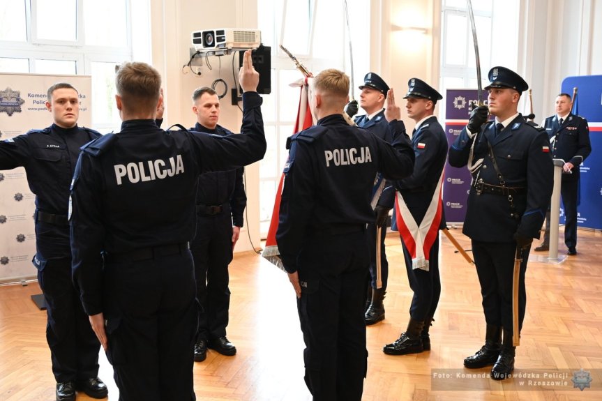 Nowi funkcjonariusze w szeregach podkarpackiej Policj