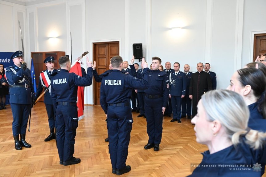 Nowi funkcjonariusze w szeregach podkarpackiej Policj