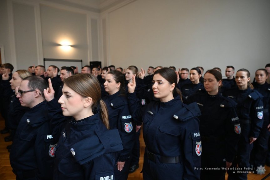 Nowi funkcjonariusze w szeregach podkarpackiej Policj