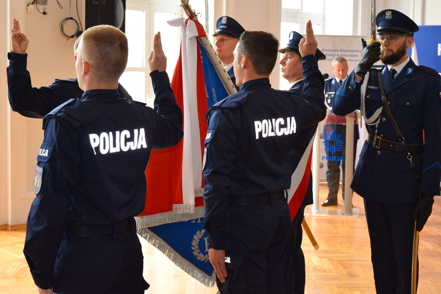 Nowi funkcjonariusze w szeregach podkarpackiej policji