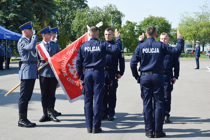 Nowo przyjęci policjanci złożyli ślubowanie