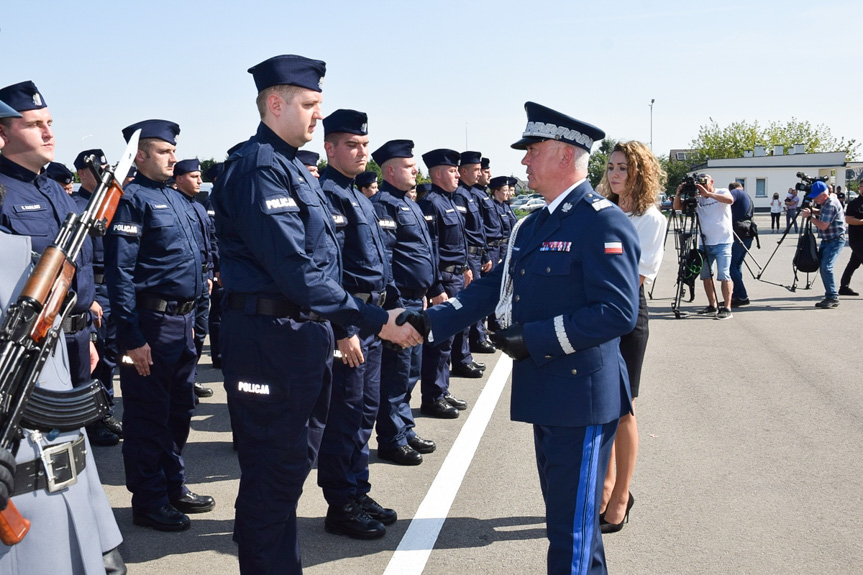 Nowo przyjęci policjanci złożyli ślubowanie