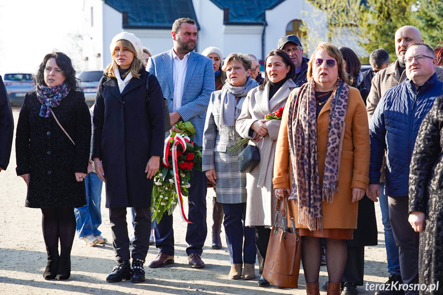 Odsłonięcie pomnika Ignacego Łukasiewicza w Zręcinie