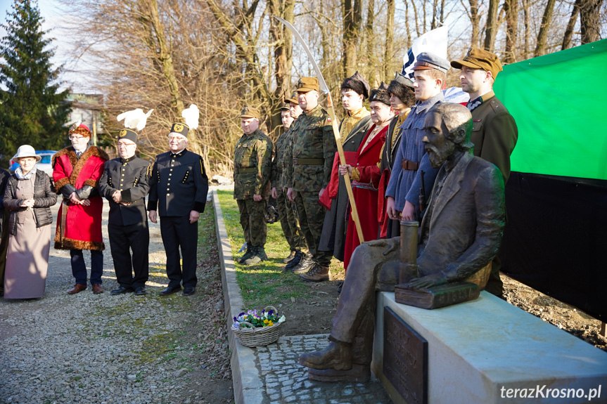 Odsłonięcie pomnika Ignacego Łukasiewicza w Zręcinie