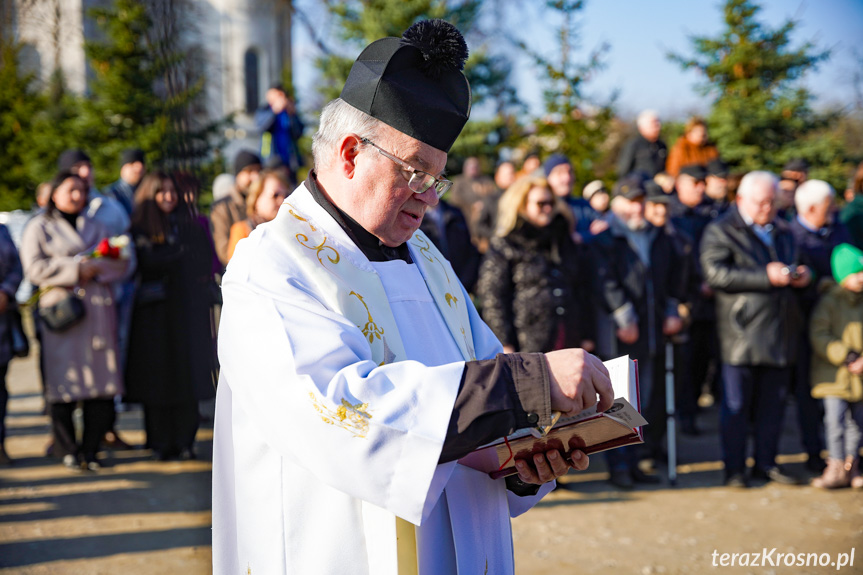 Odsłonięcie pomnika Ignacego Łukasiewicza w Zręcinie