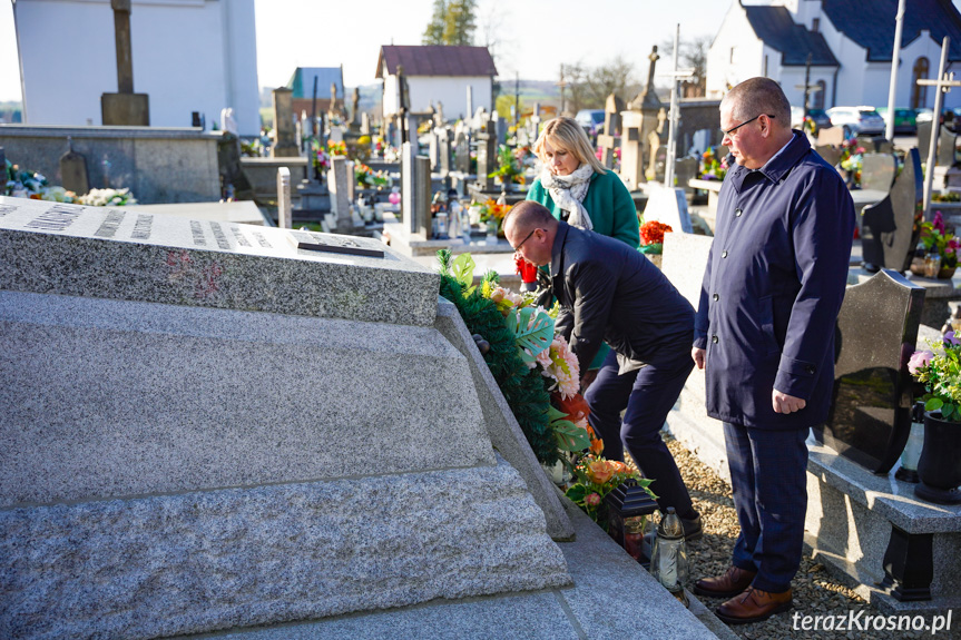 Odsłonięcie pomnika Ignacego Łukasiewicza w Zręcinie