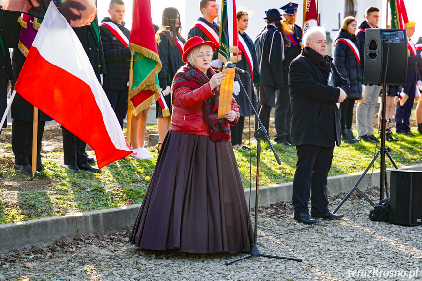 Odsłonięcie pomnika Ignacego Łukasiewicza w Zręcinie