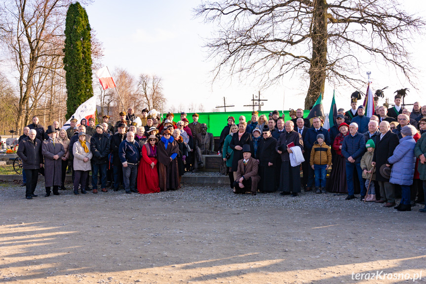 Odsłonięcie pomnika Ignacego Łukasiewicza w Zręcinie