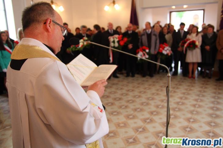 Odsłonięcie tablicy smoleńskiej w Zręcinie