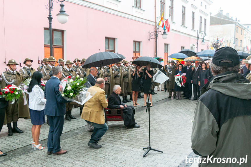 Odsłonięcie tablicy upamiętniającej dr Kamila Bogackiego