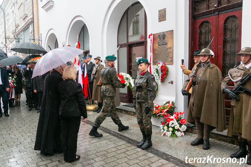 Odsłonięcie tablicy upamiętniającej dr Kamila Bogackiego