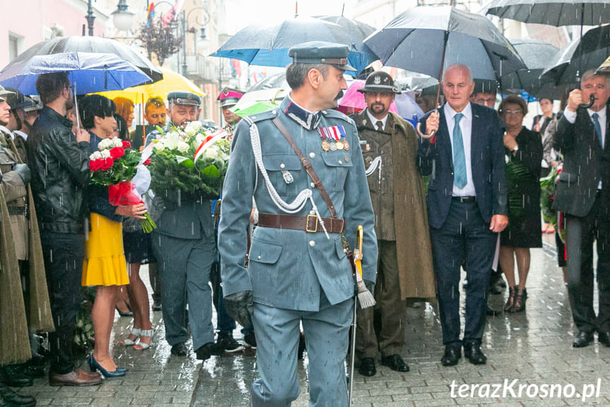 Odsłonięcie tablicy upamiętniającej dr Kamila Bogackiego