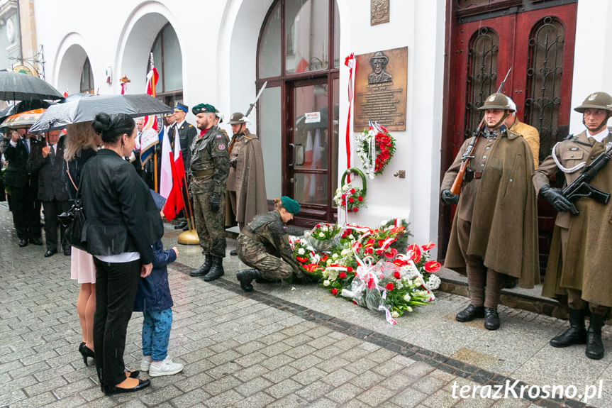 Odsłonięcie tablicy upamiętniającej dr Kamila Bogackiego