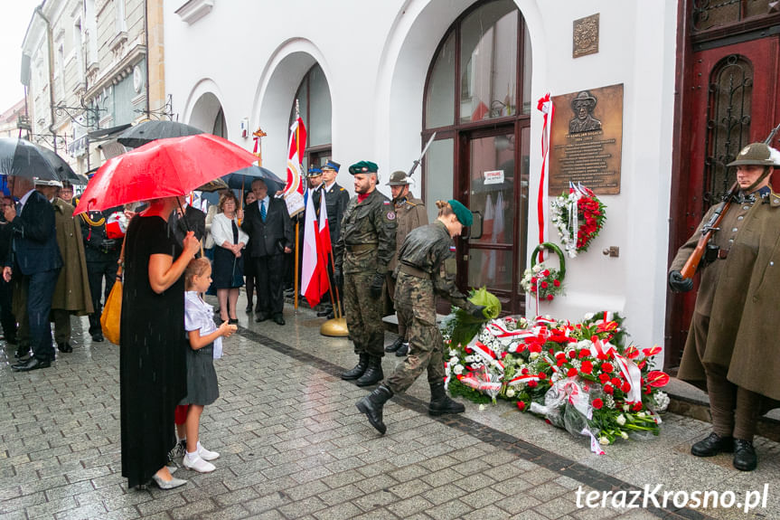 Odsłonięcie tablicy upamiętniającej dr Kamila Bogackiego