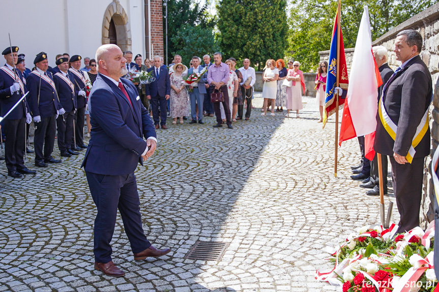 Odsłonięcie tablicy w Krośnie