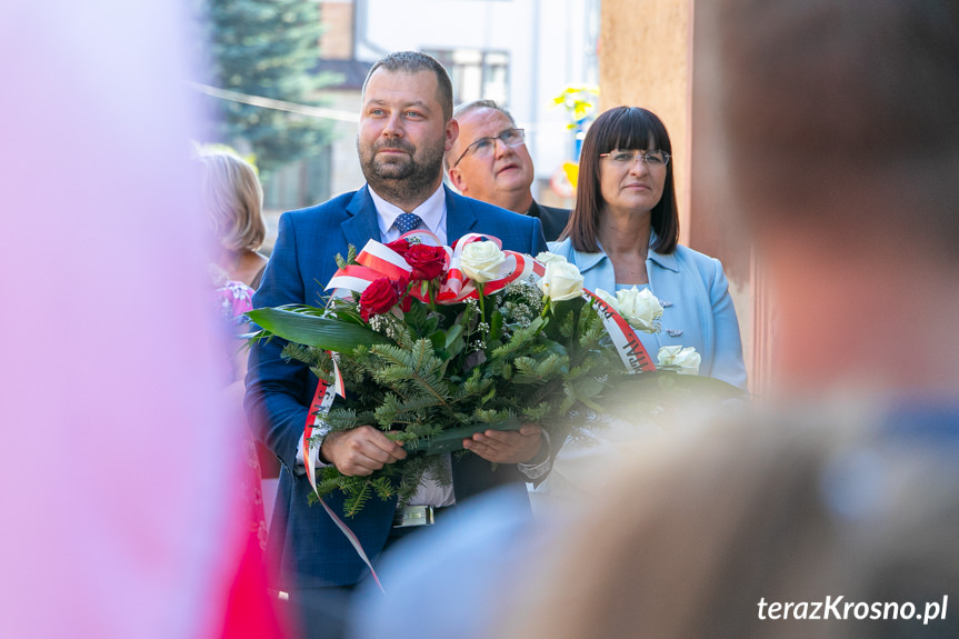 Odsłonięcie tablicy w Krośnie