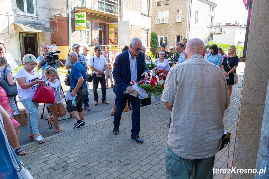 Odsłonięcie tablicy w Krośnie