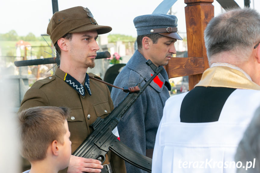 Odsłonięcie tablicy w Zręcinie