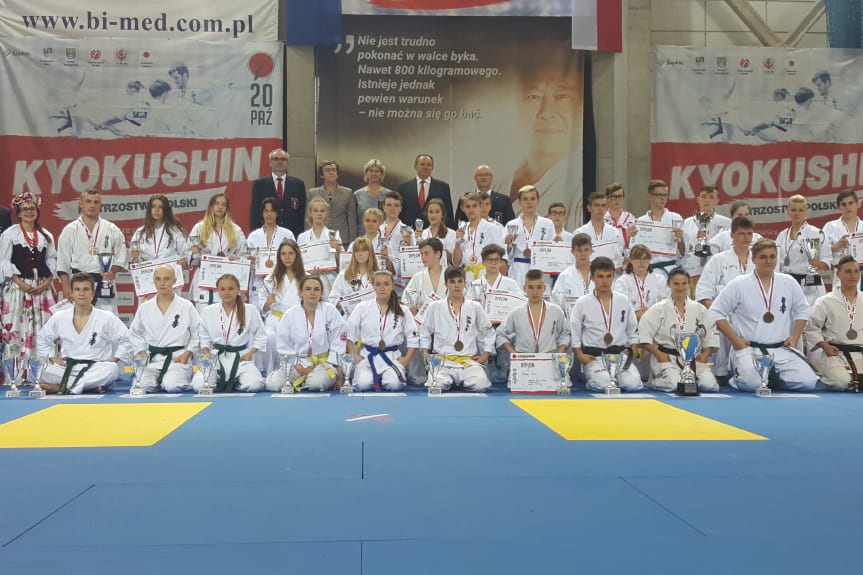 Oliwia Oliwia Krupa Mistrzynią Polski Juniorów Młodszych Kyokushin Karate 