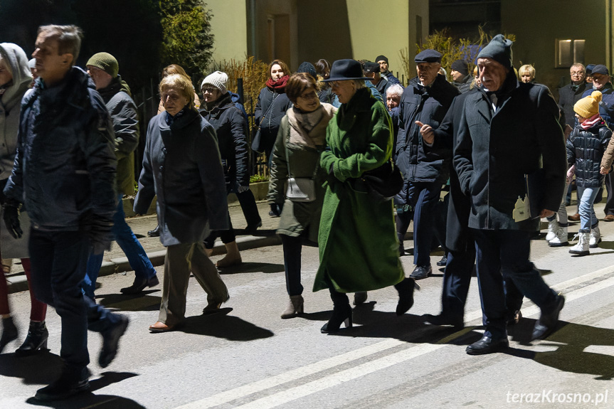 Orszak i wspólne kolędowanie w Krośnie