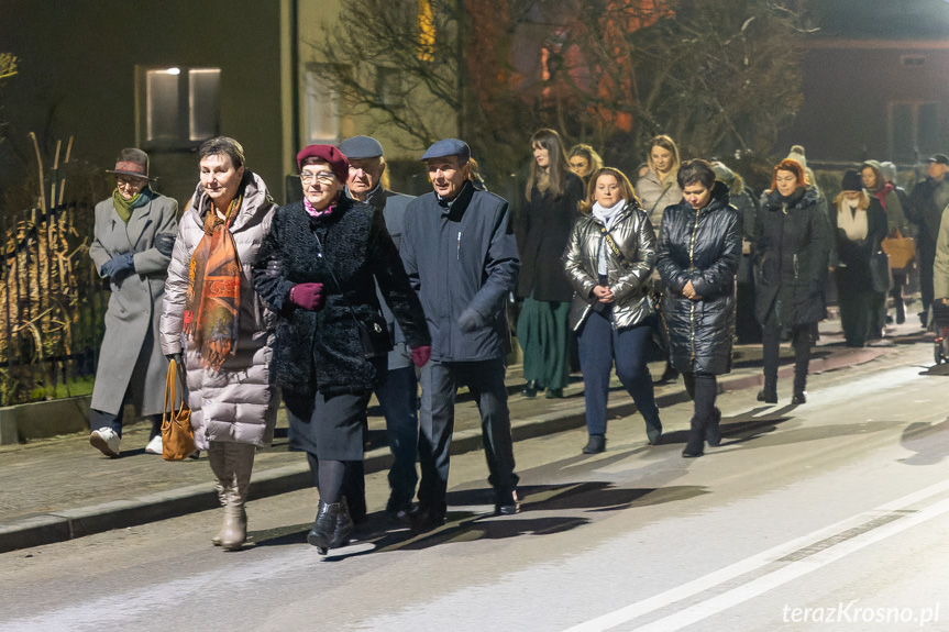 Orszak i wspólne kolędowanie w Krośnie