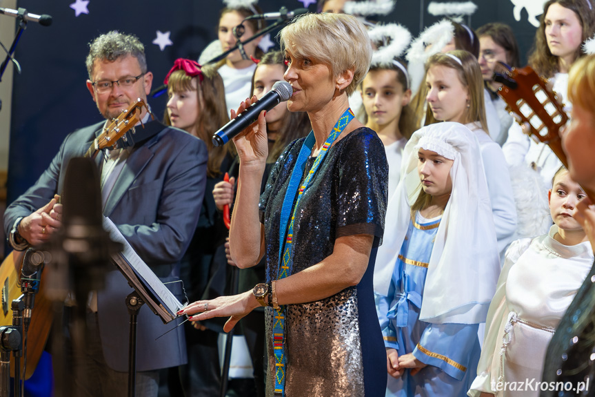 Orszak i wspólne kolędowanie w Krośnie