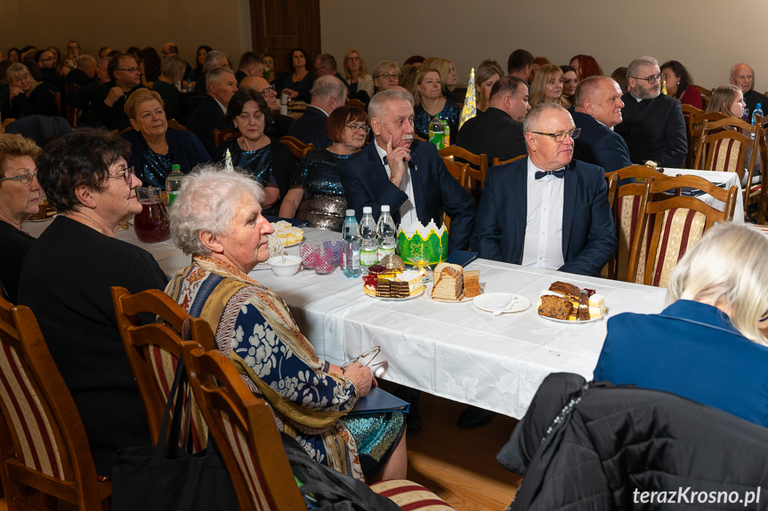 Orszak i wspólne kolędowanie w Krośnie