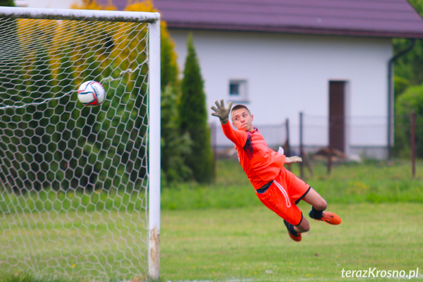 Orzeł Milcza - Zorza Łęki Dukielskie 8-1 