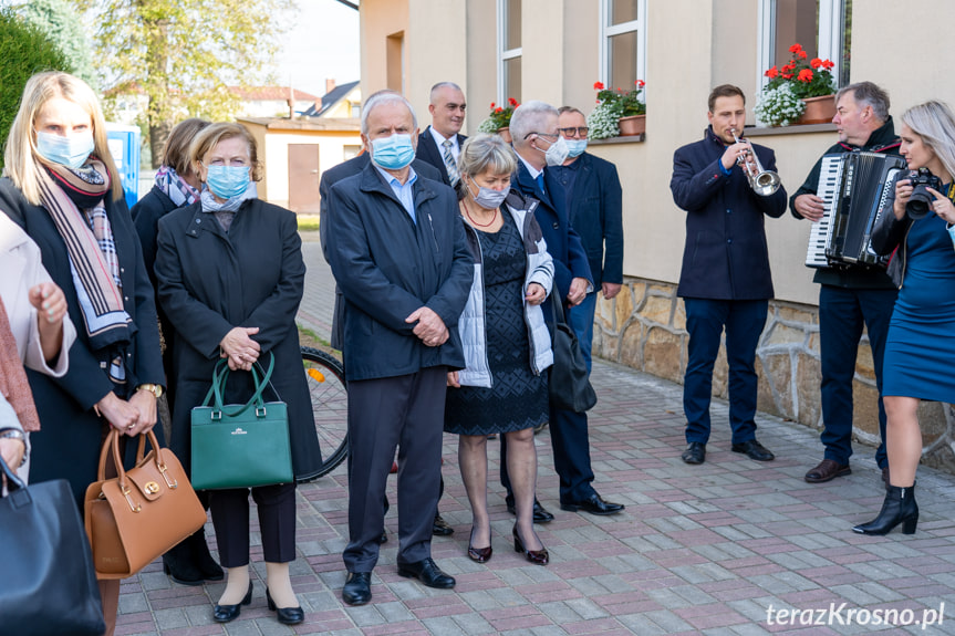 Otwarcie przebudowanej szkoły w Dobieszynie