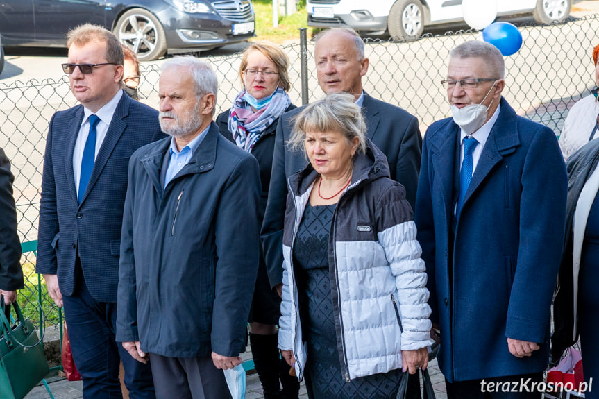 Otwarcie przebudowanej szkoły w Dobieszynie